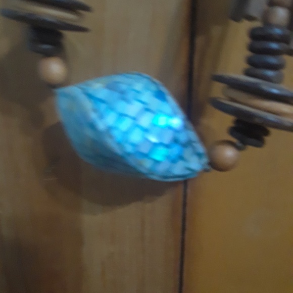 Wooden Giraffe & shell necklace - Picture 4 of 4